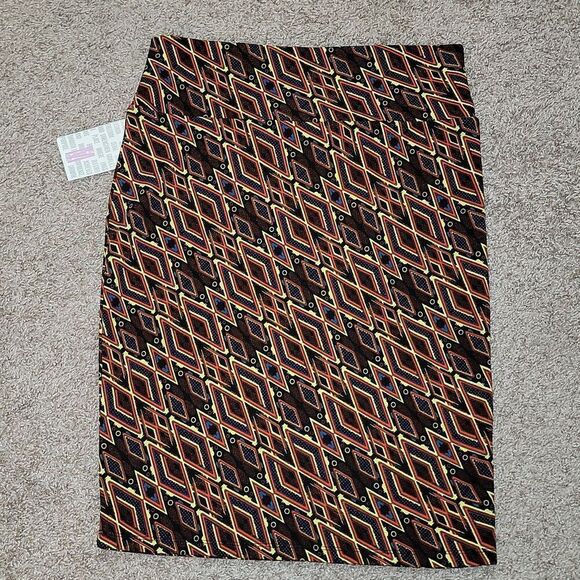 NWT Lularoe Cassie Pencil Skirt Lightweight Stretch Size M 10-12 - Picture 1 of 7